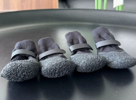 🐕🧦【KUP 1 ZESTAW, OTRZYMAJ 1 ZESTAW】W sumie 8 skarpetek dla psa 🎁 Wodoodporne silikonowe gumowe buty | Antypoślizgowe i trwałe  (1 zestaw = 4 sztuki)