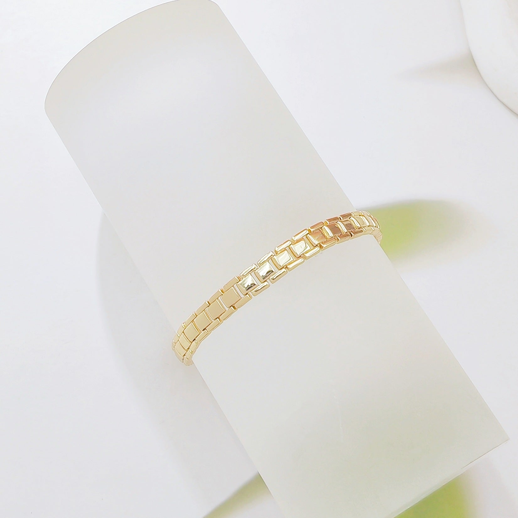 ✨ 50% zniżki! 📿🔷 Geometryczna bransoletka łańcuszkowa: Prosta, nowoczesna i wyrafinowana. Idealna do noszenia na co dzień lub jako ozdoba. Wygodna i uniwersalna. 💫