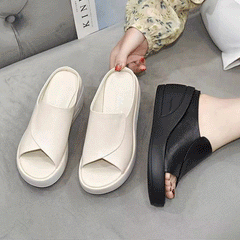 🔥【😍30% zniżki!】[obcas 5,5 cm] Klapki na koturnie z miękką podeszwą 【35-42】