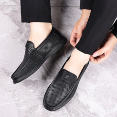 Eleganckie buty z teksturowanej skóry – nowoczesny design, antypoślizgowa podeszwa i trwałość